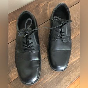 Boys lace up dress shoes - size 6M